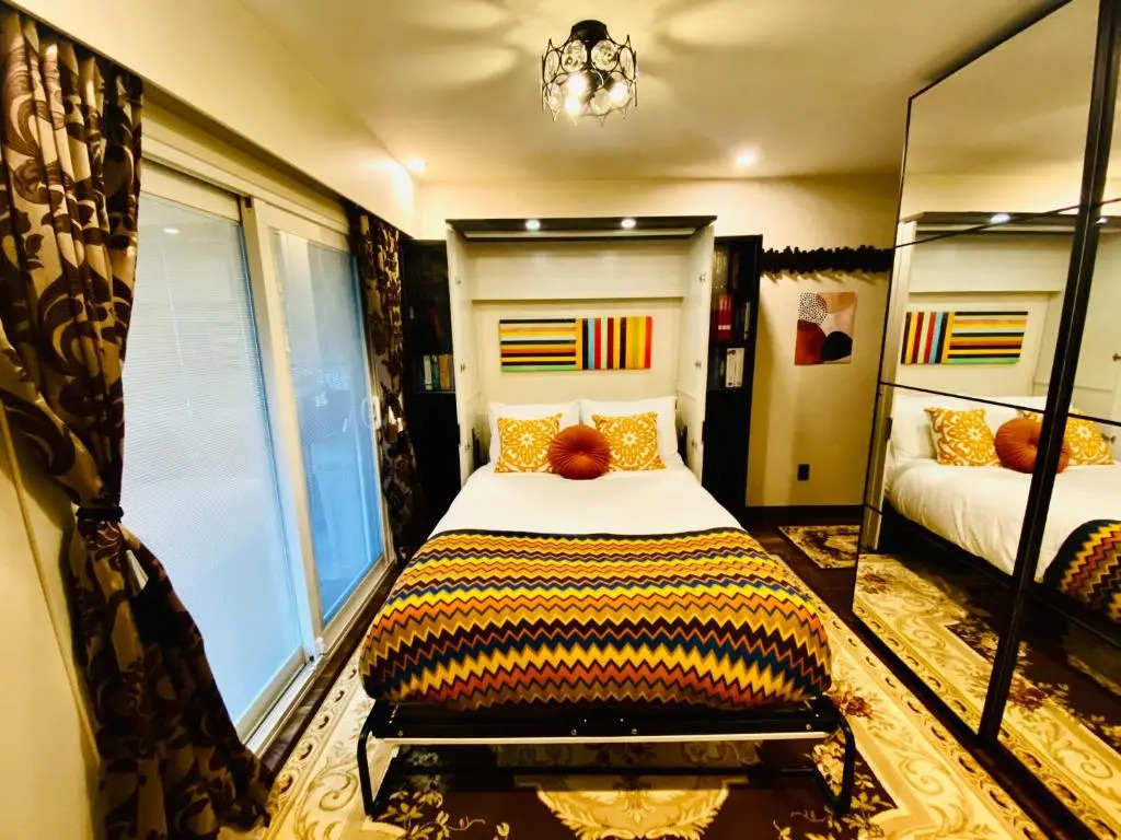 Neocolonial Nouveau Kensington Vacation Home