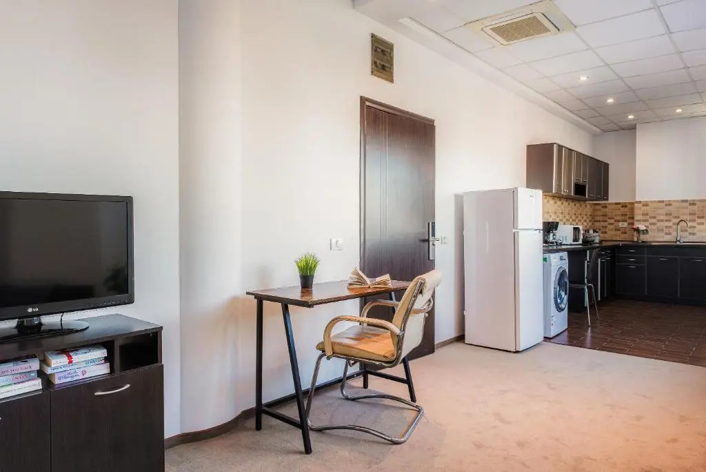 Uni88 Apartments Hotel
