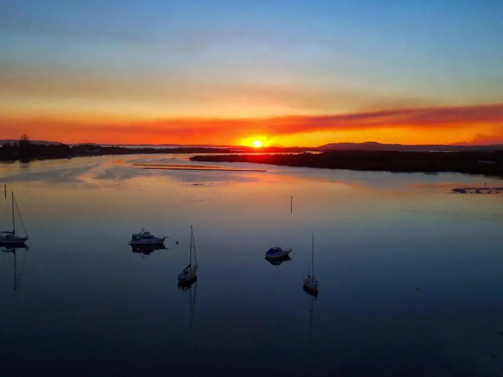 Magnificent Views - Mariners Mark 3