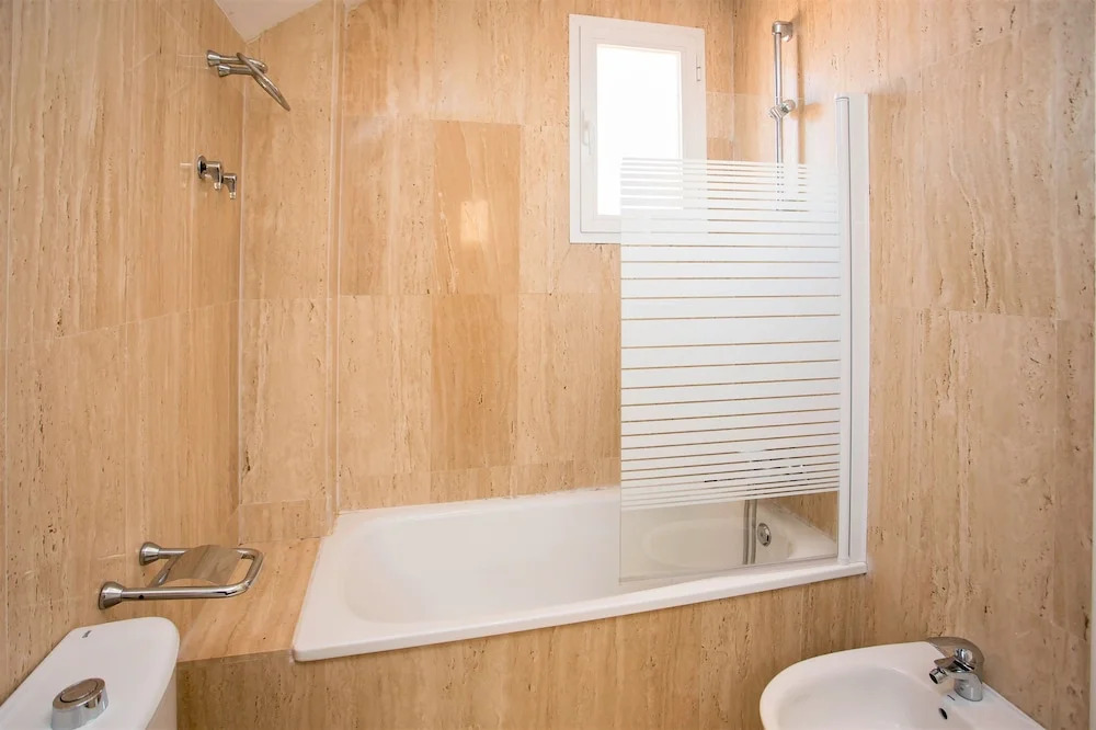 Beautiful 2 Bed 2 Bath, Duplex Penthouse JC30