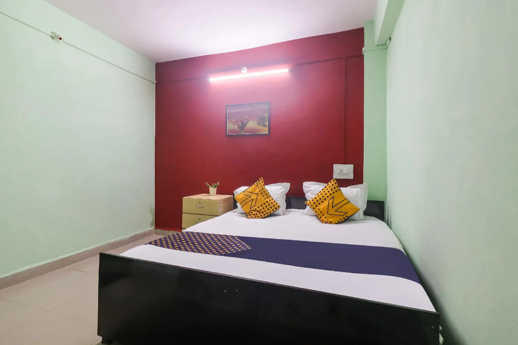 SPOT ON 75835  Maa Ganga's Hotel