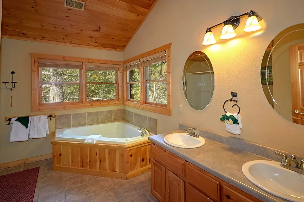 Rustic Elegance 422 - Two Bedroom Cabin