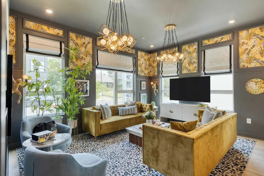 Sleeps 16 2 Homes Next Door + Walk to Dining & Music Lischey Loft & The Bloom House by Avantstay