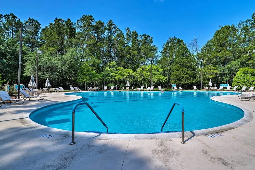 North Myrtle Beach Condo w/ Golf Course Views