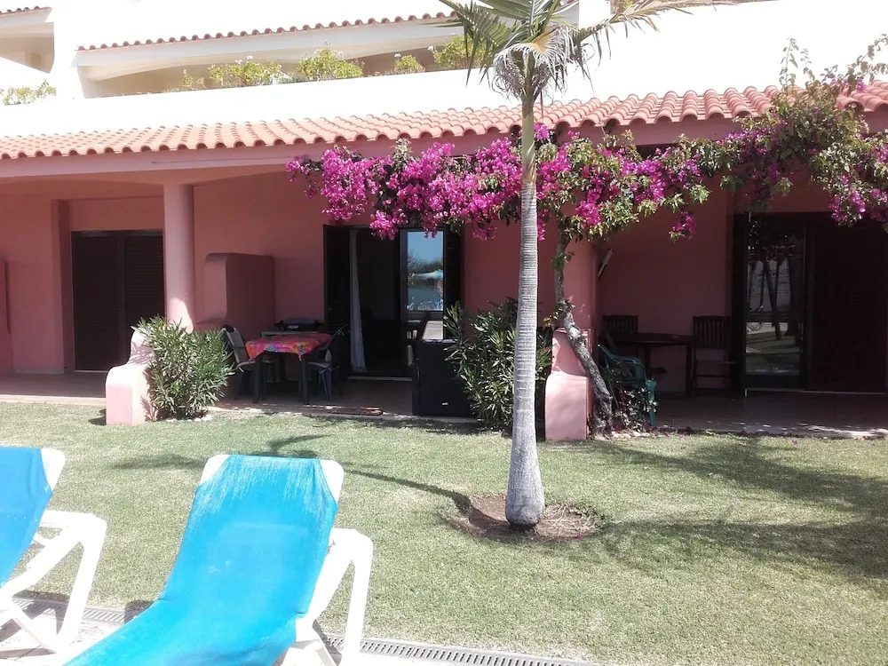 Inviting Duplex 1-bed Apartment in Albufeira Town