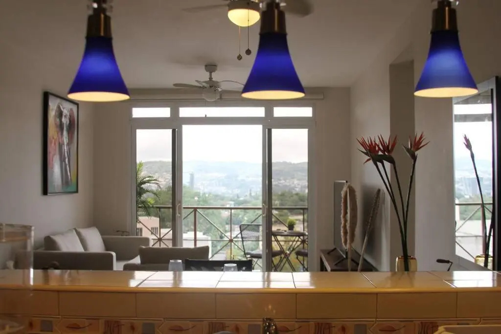 Lovely 3Brm Apt w/City View&Pool @heart of Escalon