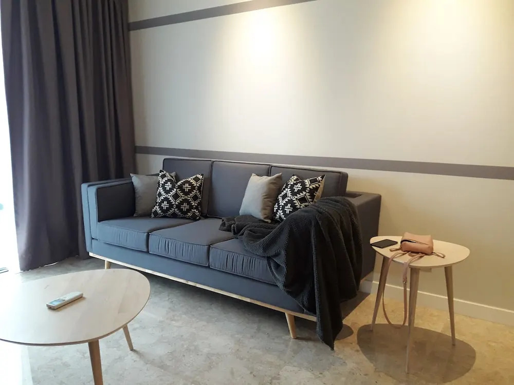 7Stonez Anggun Suites