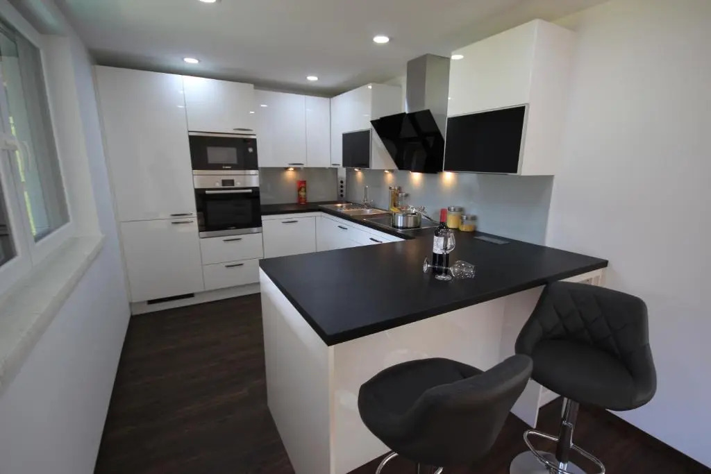 Sunseitn Apartments