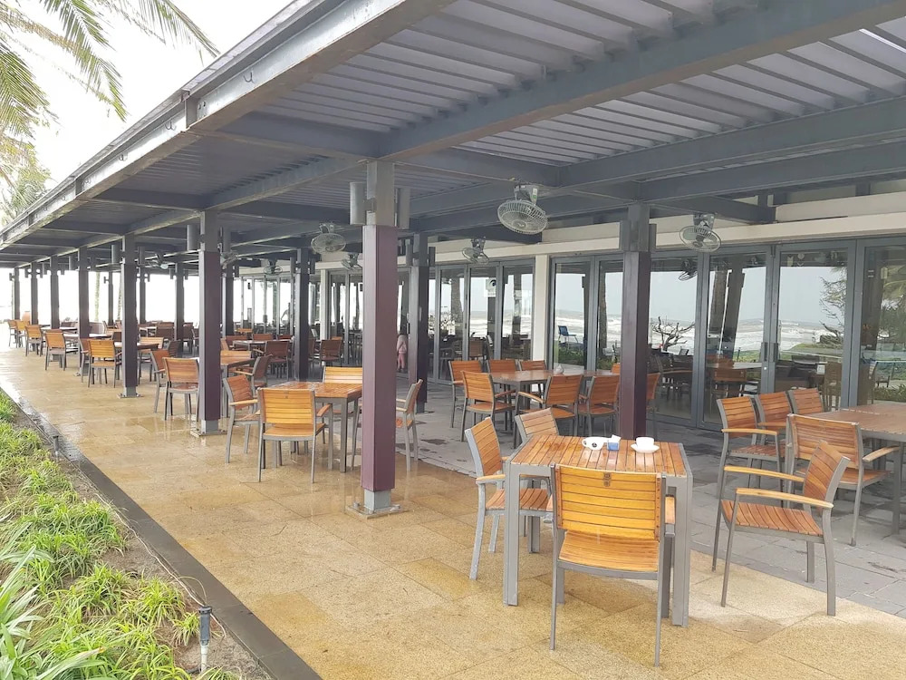 Ocean Resort 4 Bedrooms Danang Living