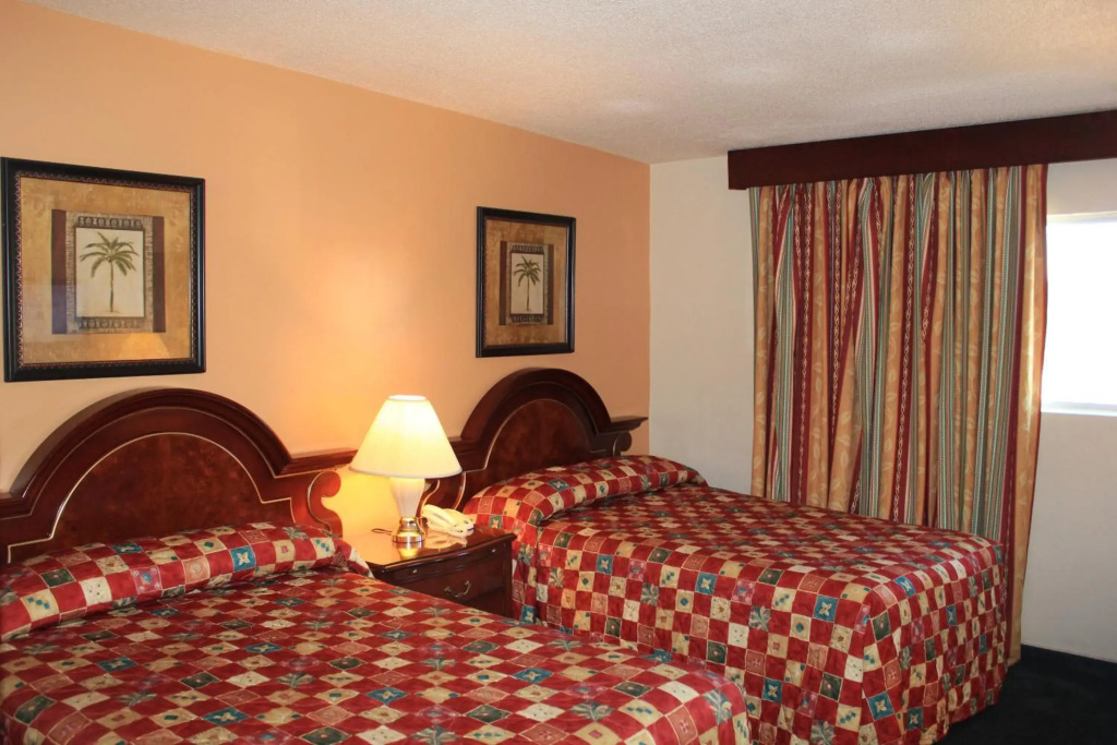 Grand Inn
