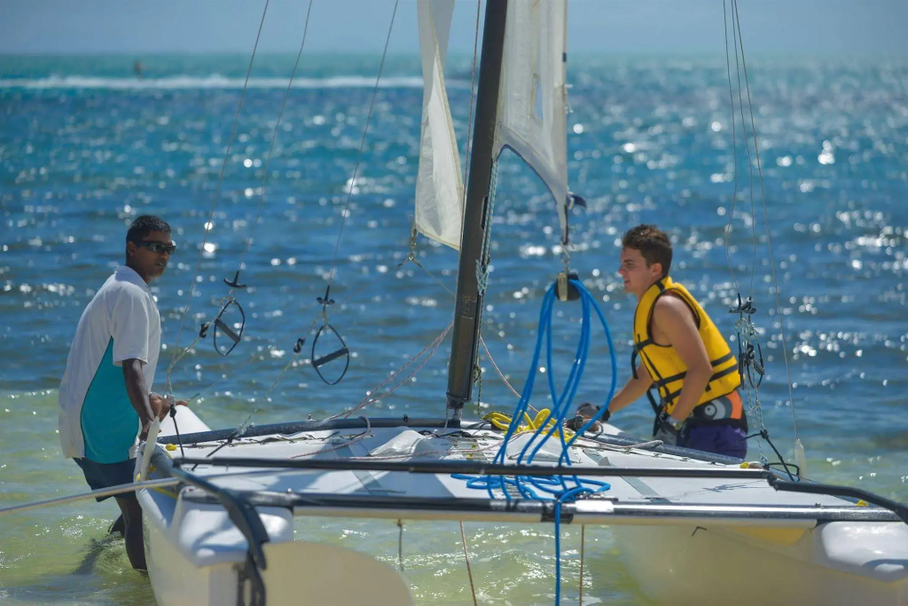 Paradis Beachcomber Golf Resort & Spa