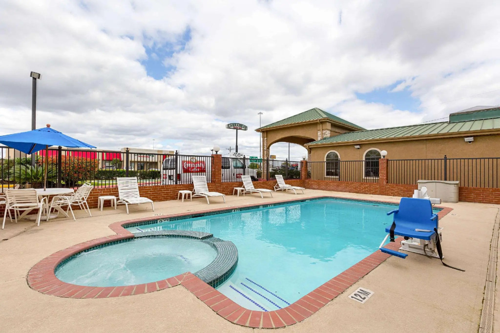Quality Inn & Suites Beaumont