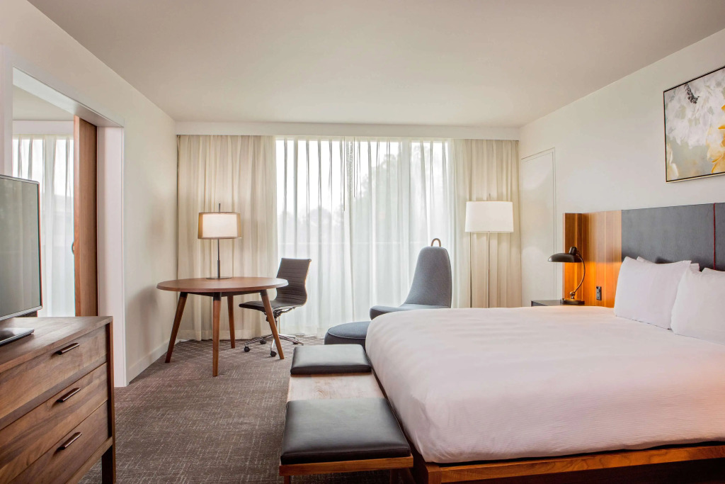 DoubleTree by Hilton Atlanta Windy Hill Ballpark