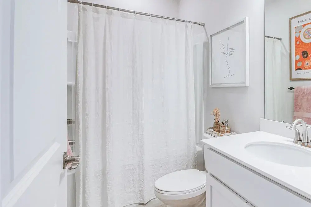 7 Mi to Uptown: Townhouse w/ Patio in Charlotte!