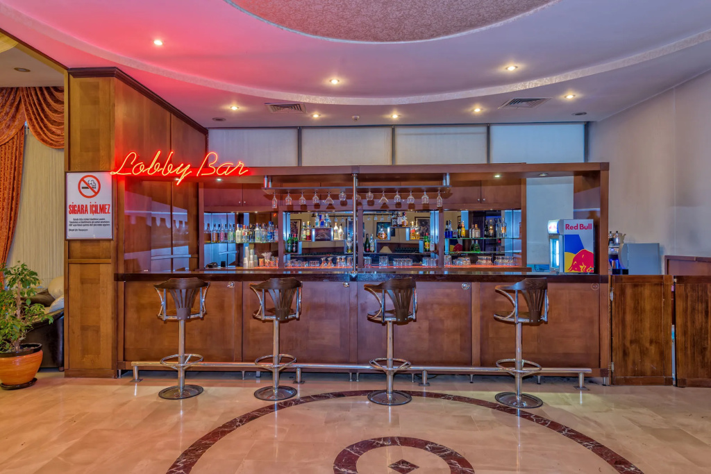 Adonis Hotel