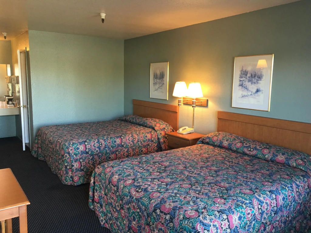 Applegate Inn