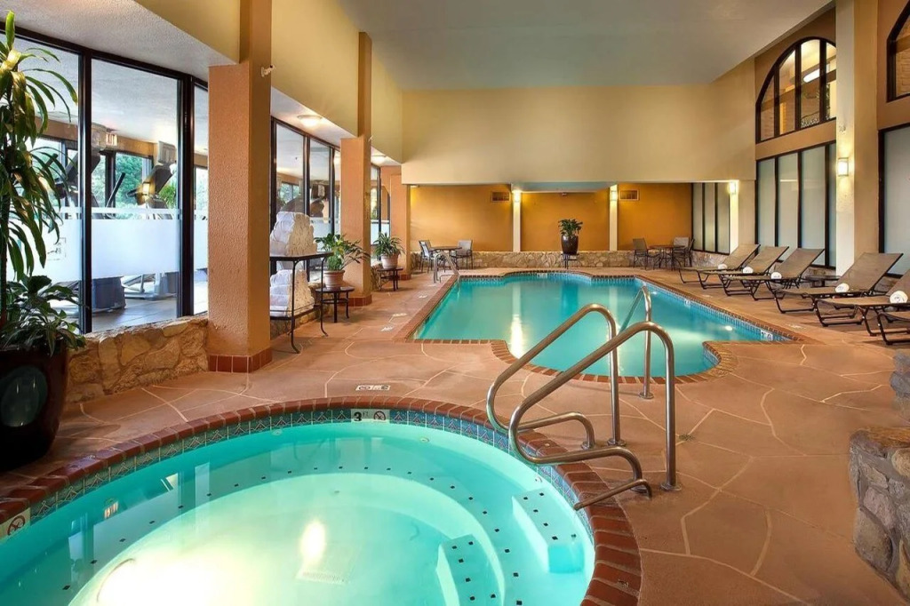 Embassy Suites by Hilton Chicago Schaumburg Woodfield
