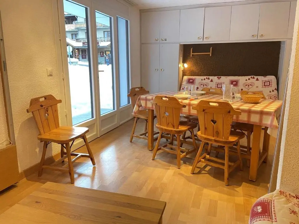 Studio cabine 8 pers, Sud, pied de piste, centre station, proche commerces et ESF - FR-1-330-40