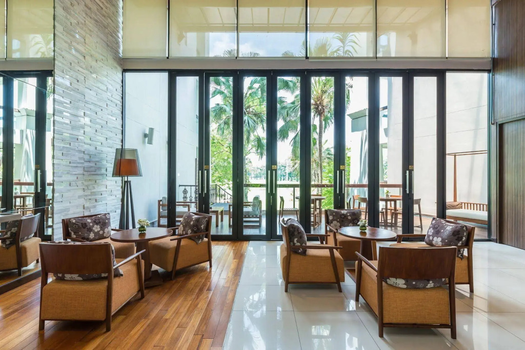 Summit Windmill Golf Suite Hotel at Suvarnabhumi