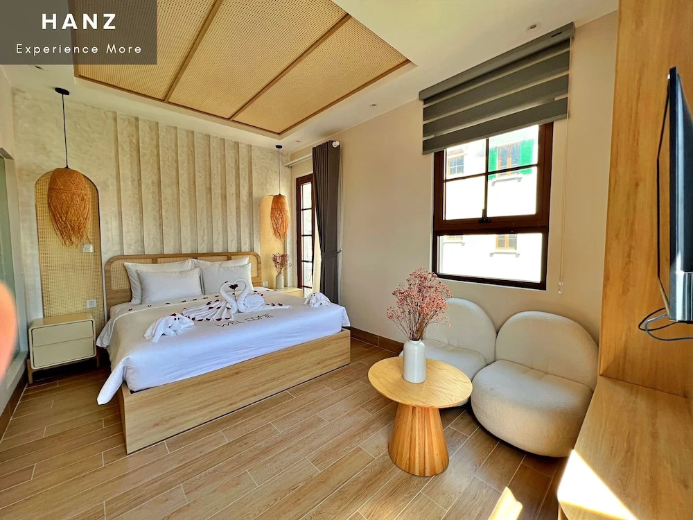 HANZ Lagoon Sunset Hotel