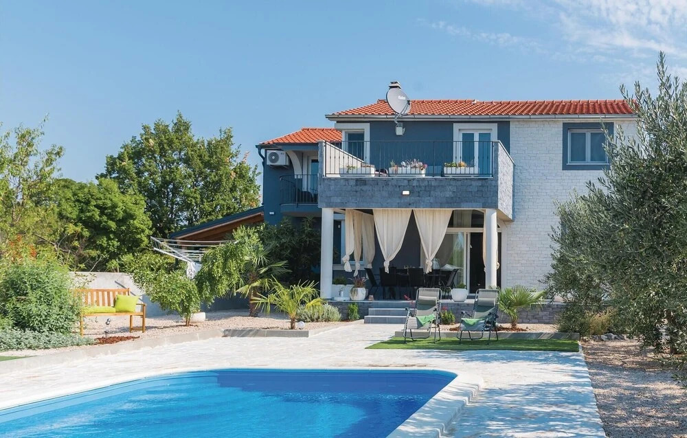 Stunning Home in Skradin-dubavice With Wifi and 4 Bedrooms