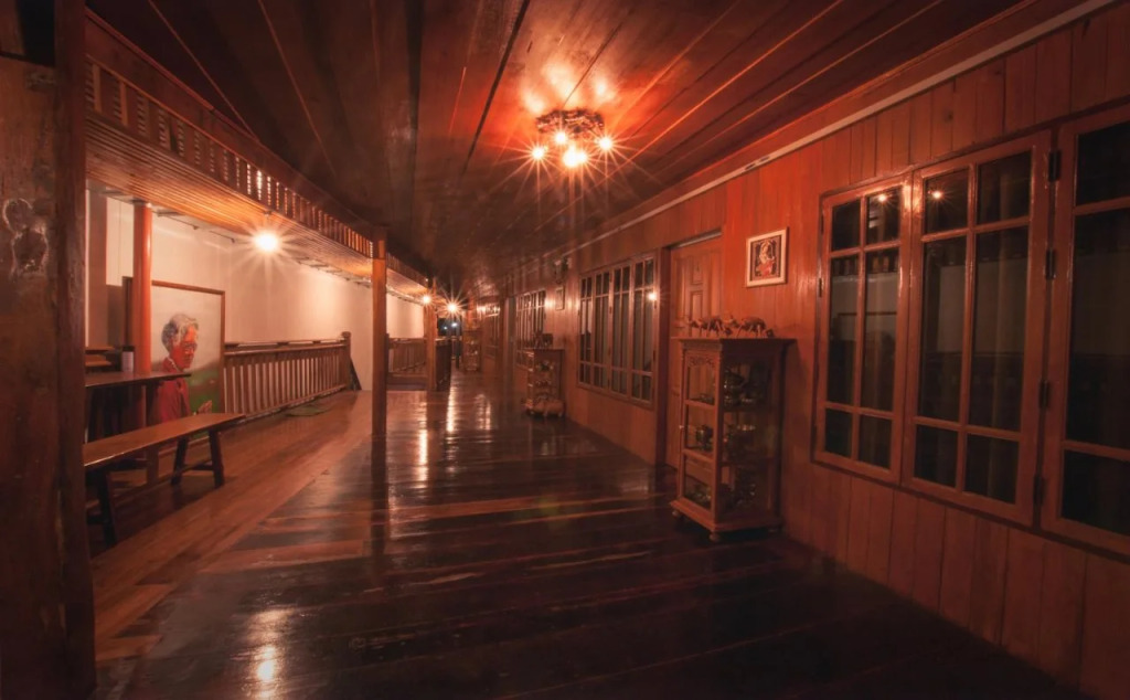 The history cafe & guesthouse