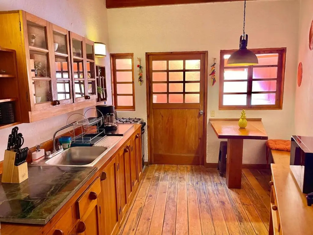 Casa Centro Panajachel / Parqueo Privado / 7-12 pax