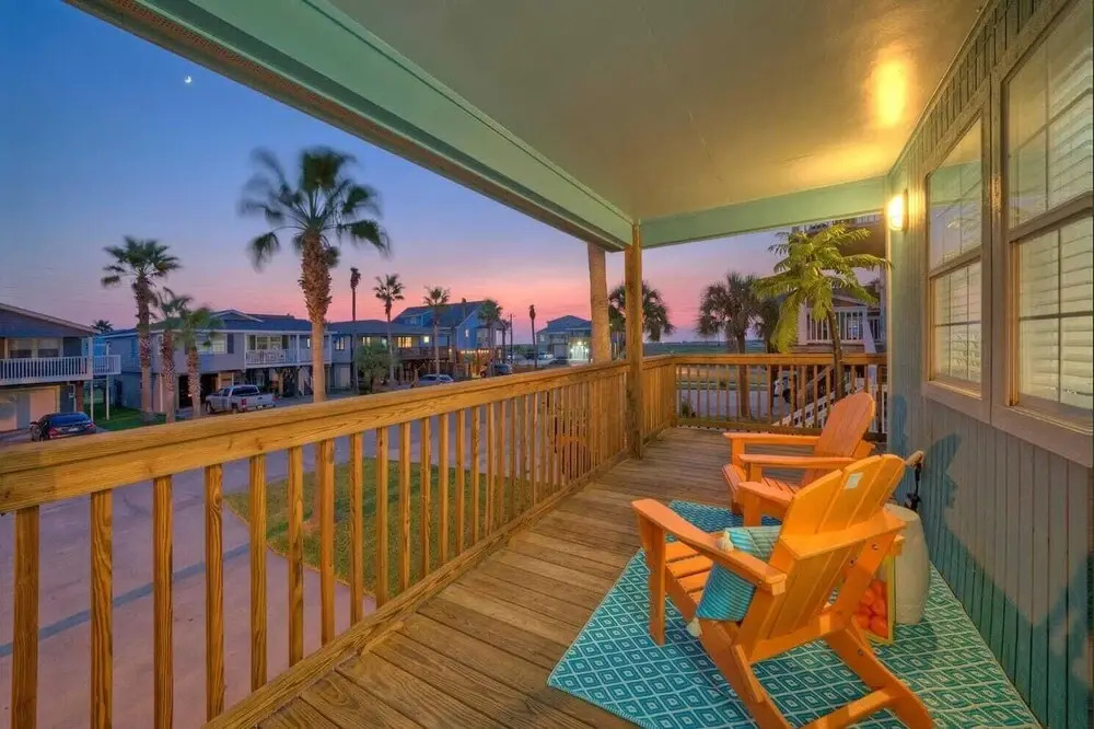 Sleeps 22 2 Homes w/ Private Pool, Game Room, Nature Views 7 BDR Avantstay