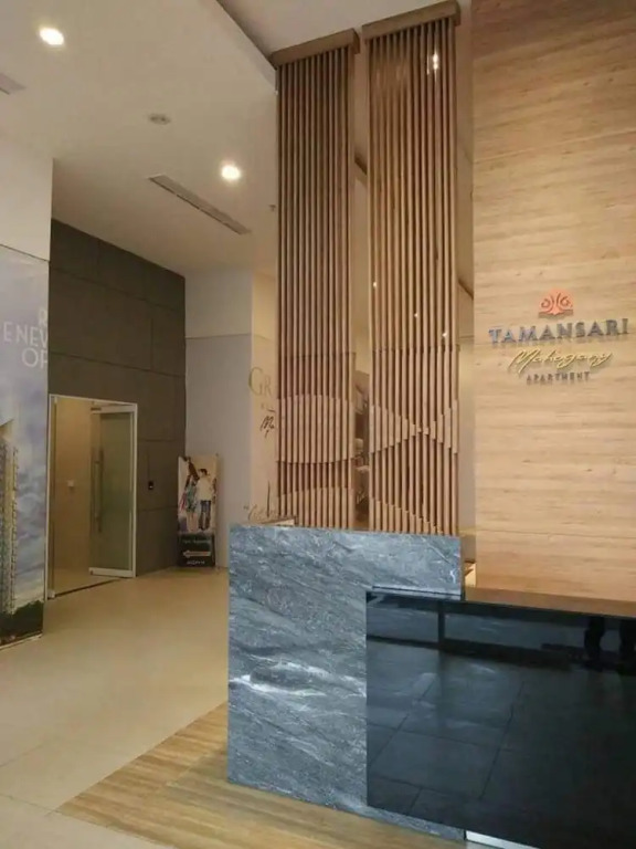 Tamansari Mahogany by SCT