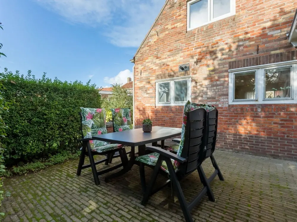 Quaint Holiday Home in Domburg with Terrace