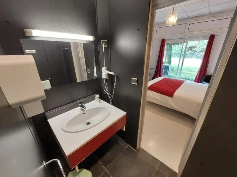 Logis Hotels - Hôtel et Restaurant Le Relais des Garrigues