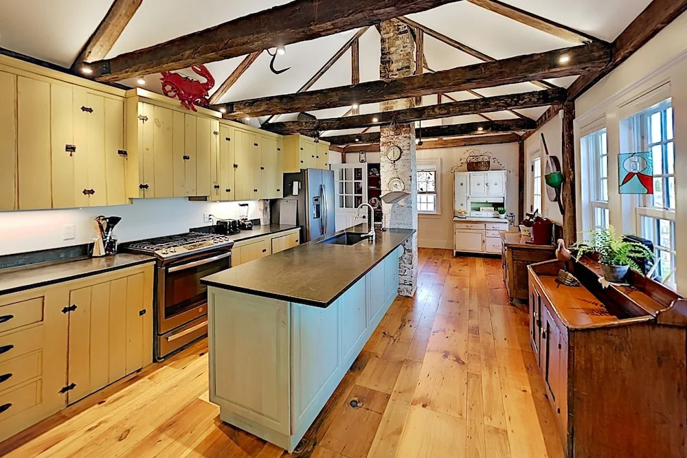 Harbor-view Hideaway W/ Lovely Alfresco Lounges 3 Bedroom Home