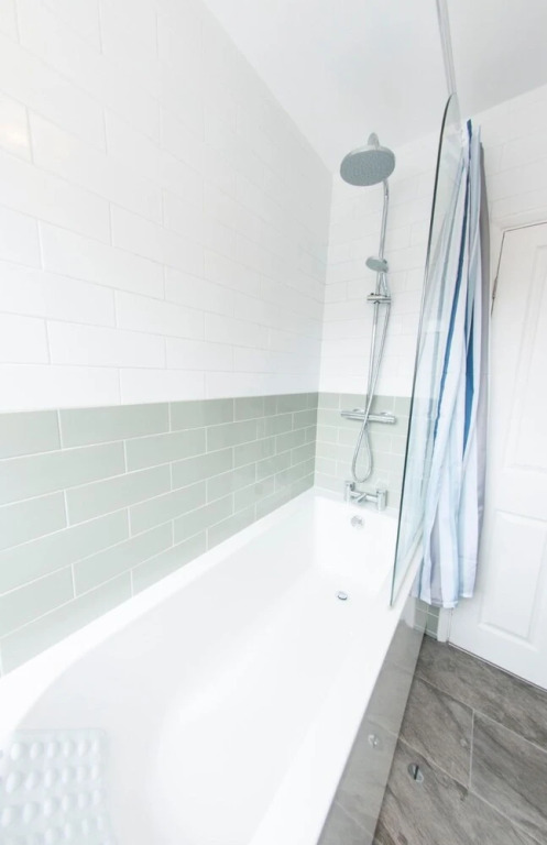 Bright & Airy 2-bedroom Flat for 6 in Blackheath