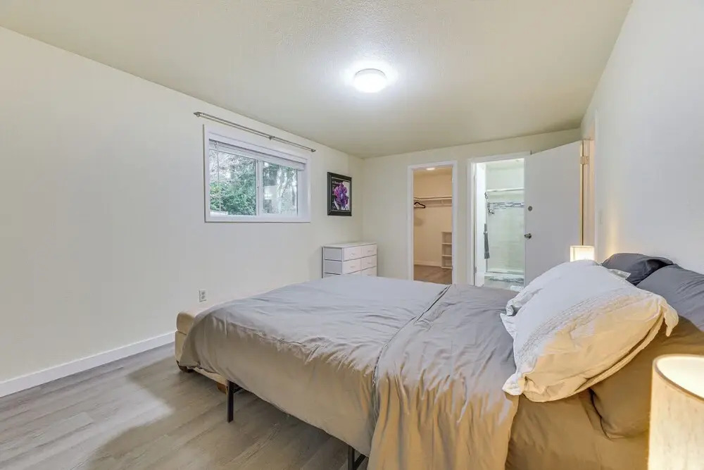 Olympia Home w/ Deck ~ 7 Mi to Amtrak Train!