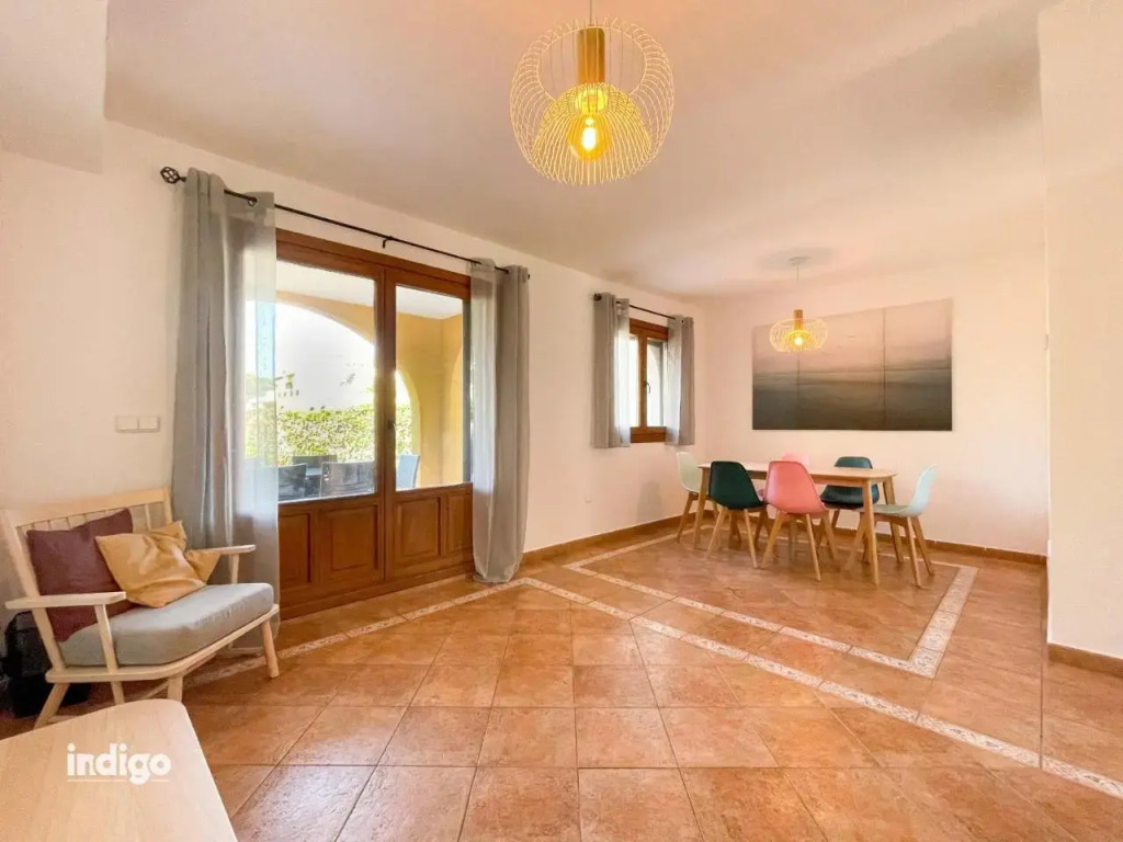 Town House with Garden and Pool Access
