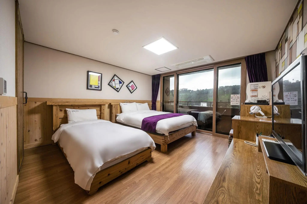 Cheonjiyeon Hotel