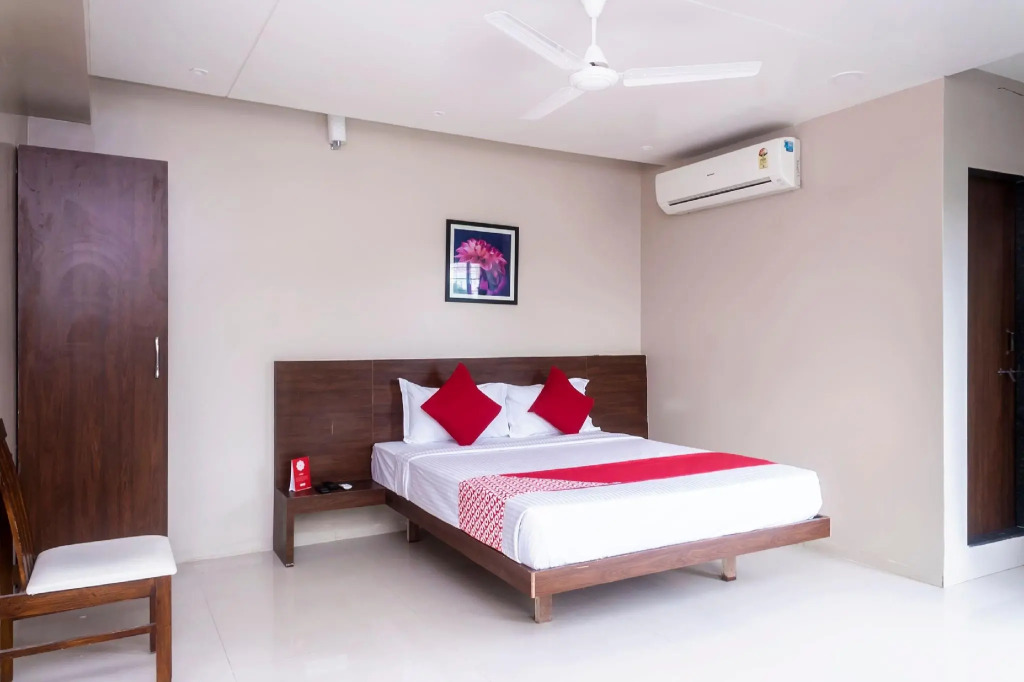 OYO 18340 Grand Pune