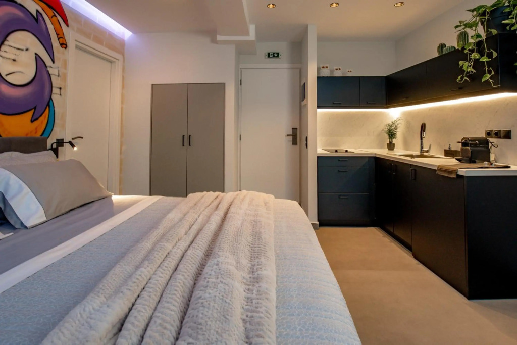 Triple A - Apartments Accommodation in Psirri Square