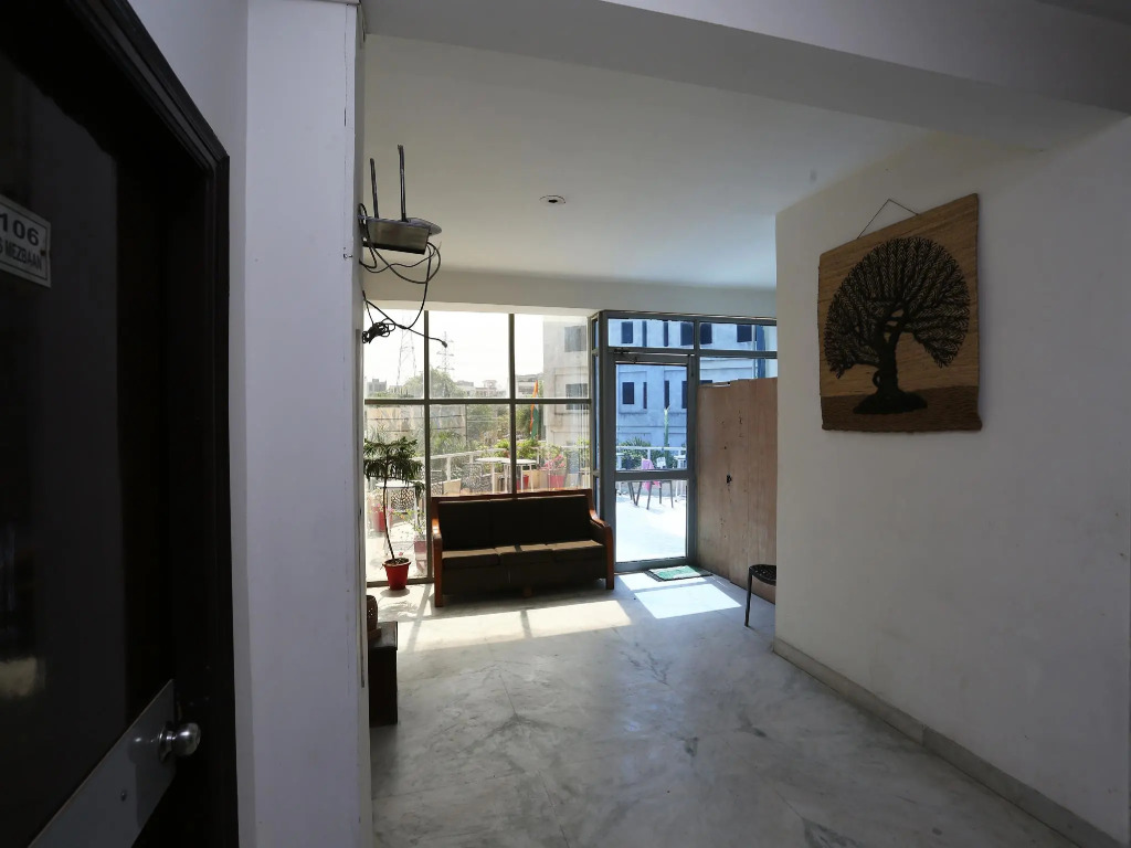 OYO 23478 Hotel Kamran Residency