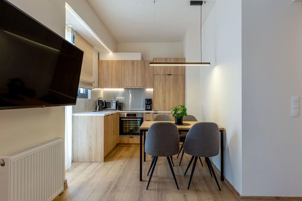 IO SUITES