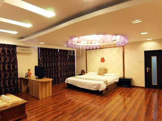Huiqun Business Hotel