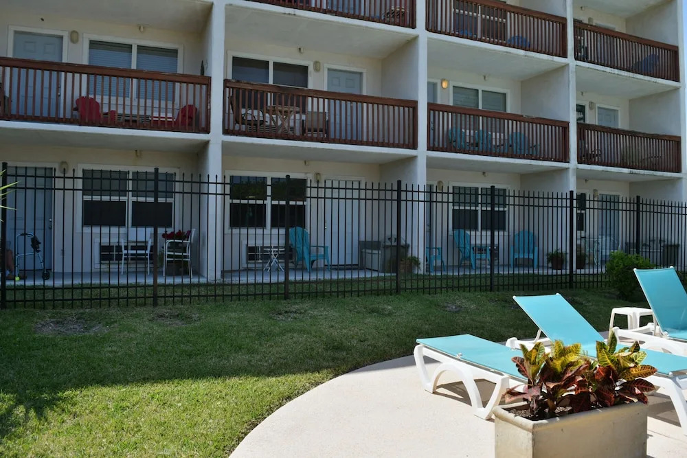 SeaBreeze 136 - 1 Br Condo