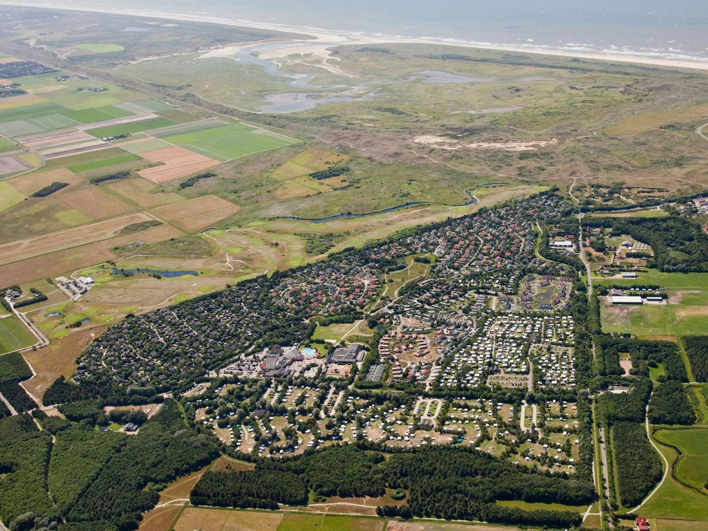 Spacious holiday home with dishwasher and fireplace on Texel