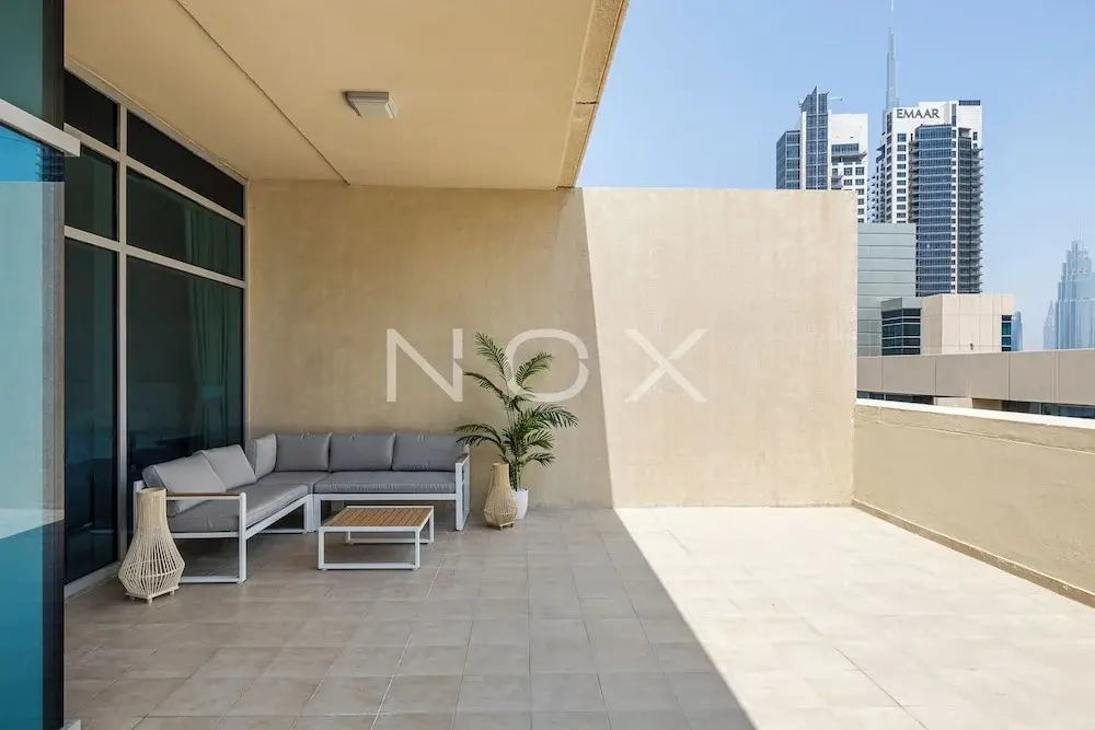 1Br Study 706 Bay Square B7