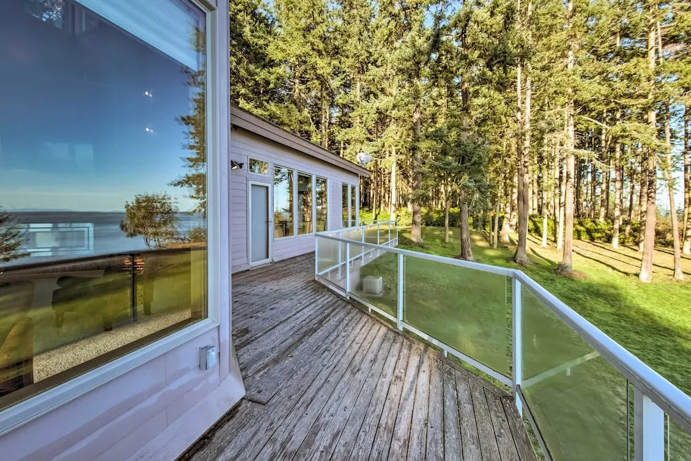 Marrowstone Island Home: 20 Mins to Port Townsend