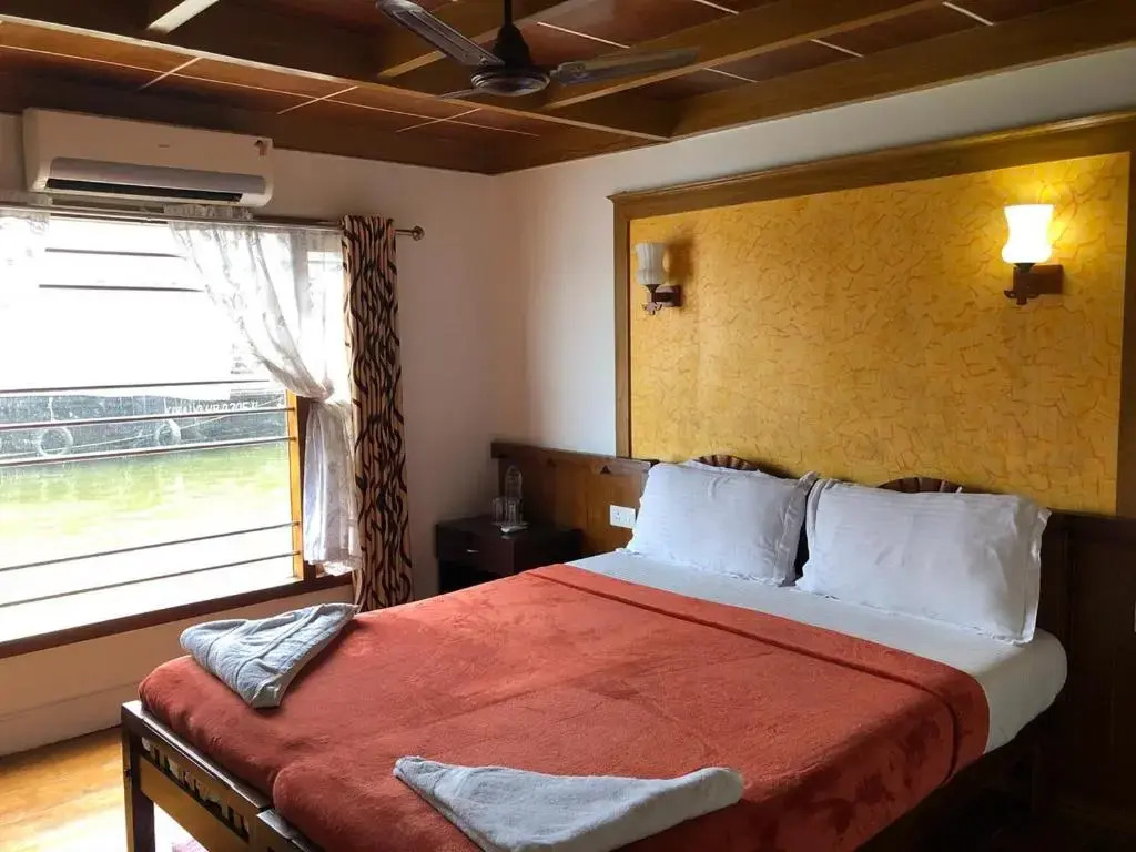 Kera Houseboats Alleppey
