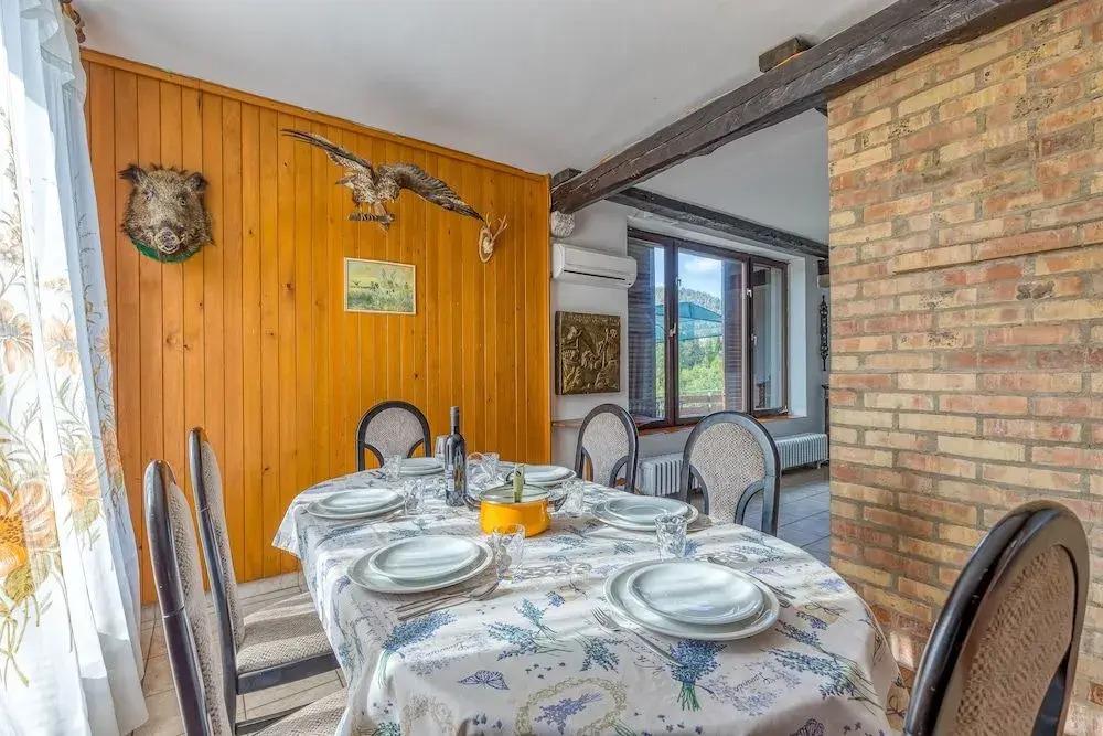 Lake House Felice