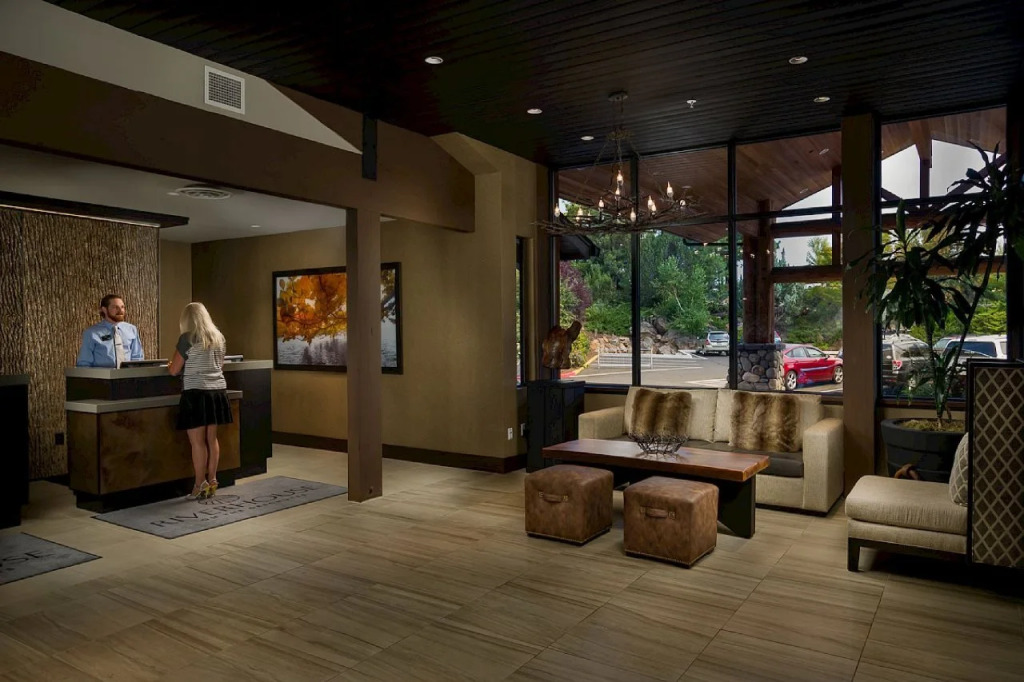 Riverhouse Lodge