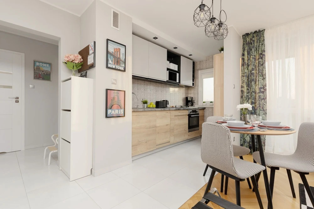 Stylish Apartment in Żoliborz by Renters