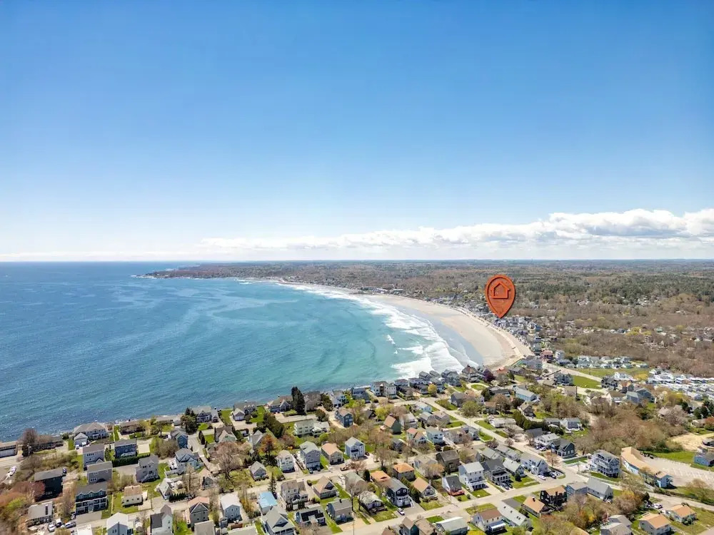 Beachfront Pet Friendly Sleeps 15 Bbq!